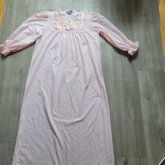 Vintage Stardust Pink Embroidered Nightgown Womens Medium - Picture 2 of 5